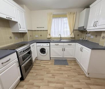 2 bedroom flat to rent - Photo 6
