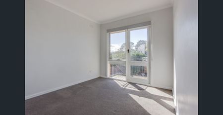 Bright And Clean Two-Bedroom Apartment. (Check out our 3D Tour online) - Photo 3