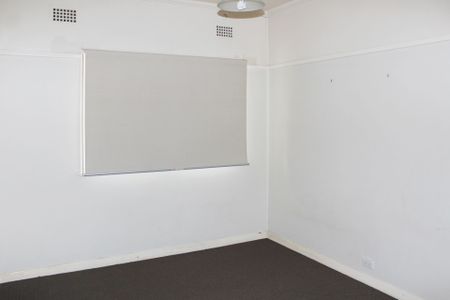 PERFECTLY POSITIONED - Photo 5