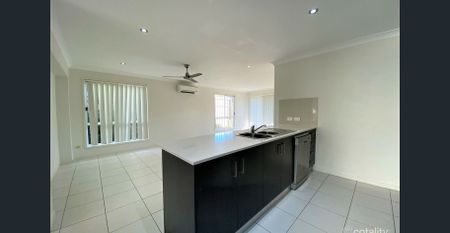 Spacious Modern Townhouse in Prime Location - Photo 2