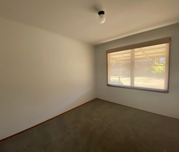 FAMILY HOME IN THE WEST - Photo 3