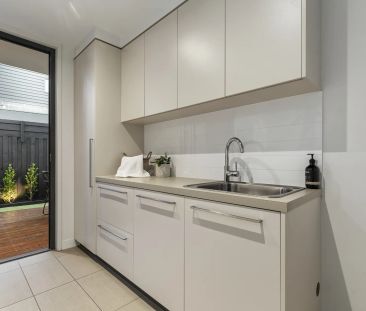 CONTEMPORARY LIFESTYLE ON THE BEACH EDGE! - Photo 2