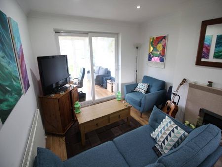 1 Bed Flat, Marriott Road, E15 - Photo 2