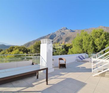 Townhouse for rent in Golden Mile, Marbella, Málaga, Costa del Sol - Photo 6