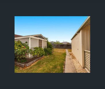 "Charming 3-Bedroom Home in Bell Park – Perfect for Families!" - Photo 6