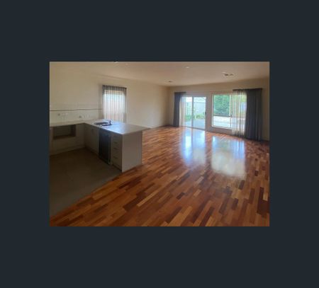 28 Leeds Avenue, Northfield, SA 5085 - Photo 4