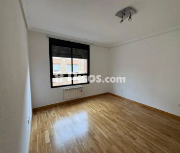 Apartamento en alquiler en Centro - Foto 2