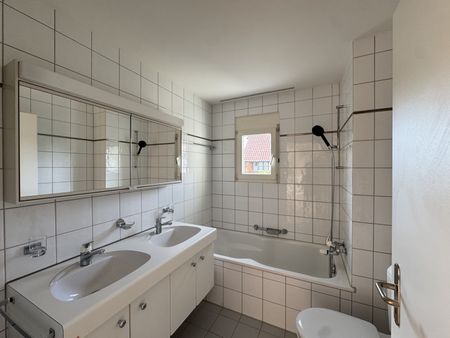 Helle 4.5-Zimmerwohnung mit grosszügigem Grundriss in Hausen am Albis - Foto 4