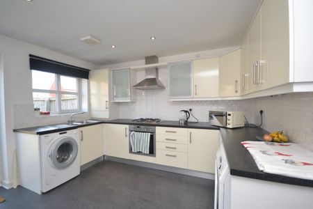 2 bed Mid Terraced House for Rent - Photo 4