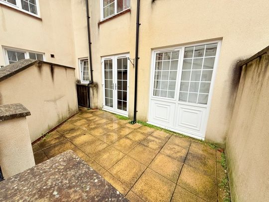 Sherborne Road, Yeovil, Somerset - Photo 1