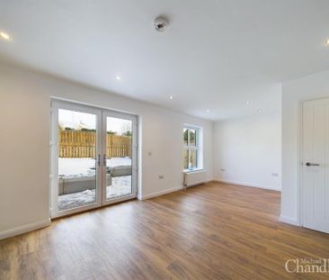 14 The Cottages, Upper Springfield Road, Belfast, BT17 0NB - Photo 2