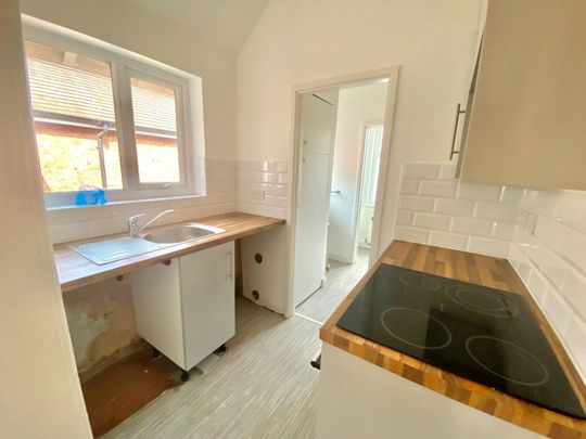 Flat to rent on - Photo 1