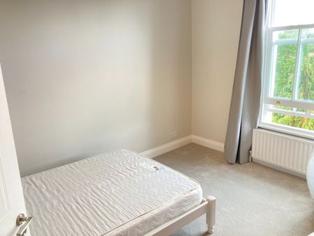 3 Bed Flat, Very Near Haven Green Area, W5 - Photo 5
