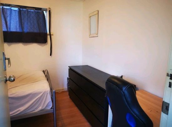 Edwardstown - Photo 1