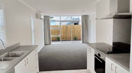 Stokes Valley - Photo 4