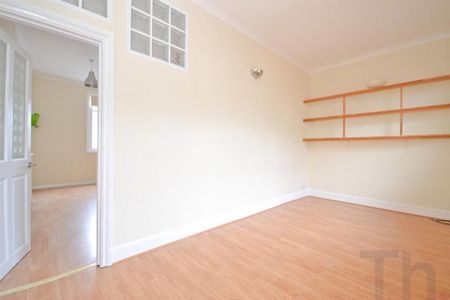 2 bedroom end of terrace house to rent - Photo 5