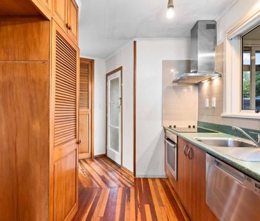 Family home in Hillcrest - Photo 3