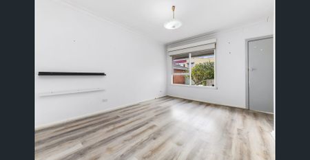 Stylish Renovated Living in a Prime Hawthorn East Location - Photo 5