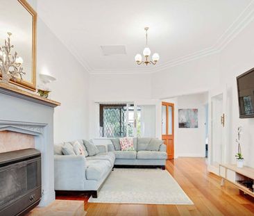 Charming 2-Bedroom Home in Prime Mornington Location - Options avai... - Photo 6