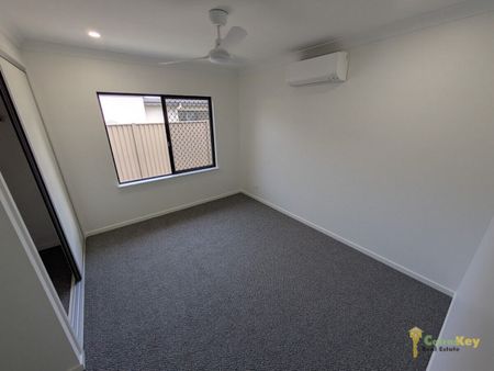 Fully Fenced & Pet Friendly Stylish & Spacious Home in the Northern Beaches!! - Photo 4
