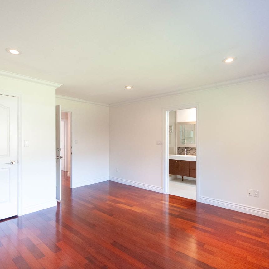 Unfurnished and Updated Dundarave Home - Photo 1