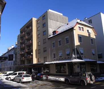 Rent a 4 rooms apartment in La Chaux-de-Fonds - Foto 3