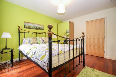 2 bedroom flat to rent - Photo 5