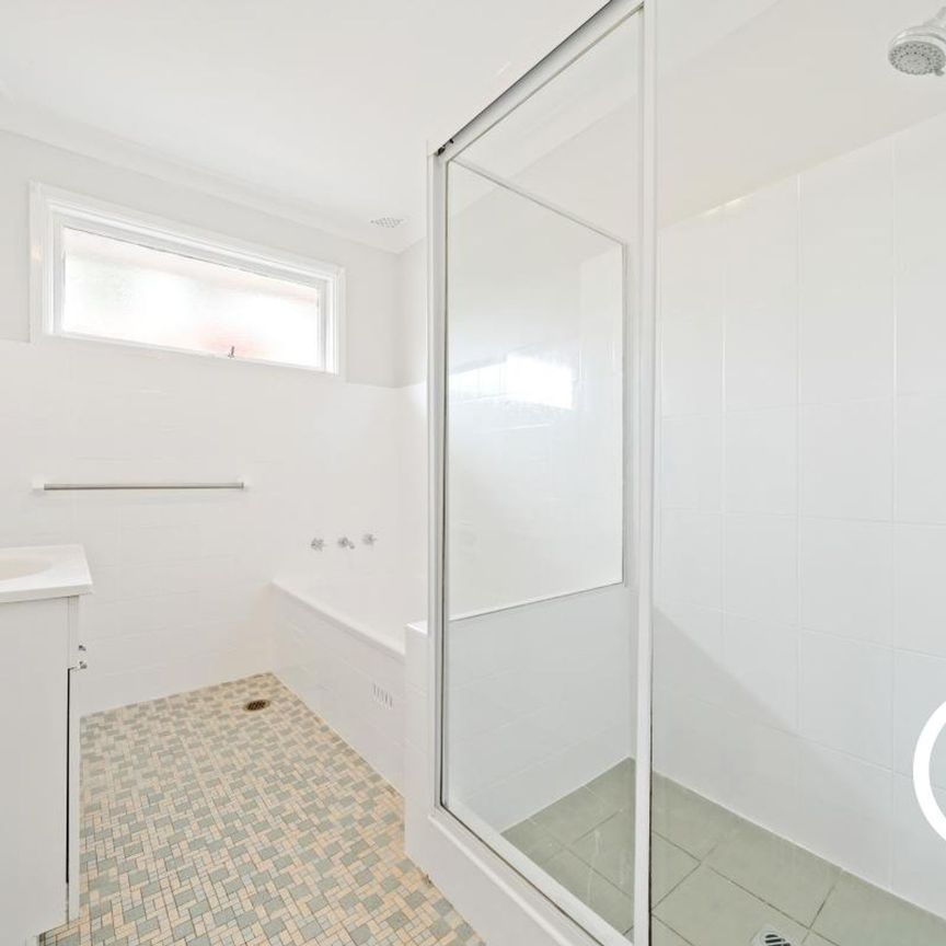 Renovated 3 Bedroom Family Home - Photo 1