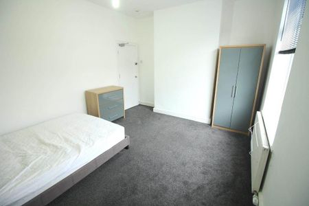 5 bedroom terraced house to rent - Photo 3