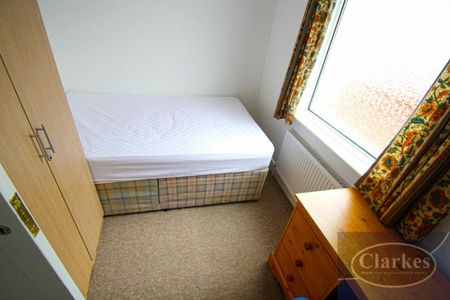 4 bedroom bungalow to rent - Photo 2