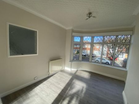 3 bedroom semi-detached house to rent - Photo 2