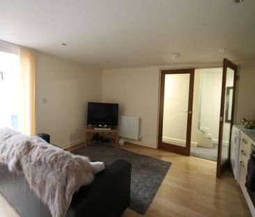 2 bedroom flat to rent - Photo 2