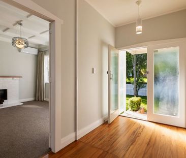 Renovated Epsom house with extras - Photo 3