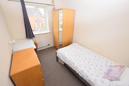 6 bedroom semi-detached house to rent - Photo 5