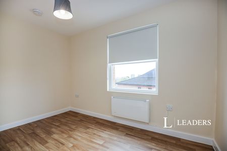 2 bedroom apartment to rent St. Peters Gardens, Marefair, Northampton, Northamptonshire, NN1 - Photo 5