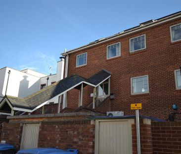 2 bedroom flat to rent - Photo 6