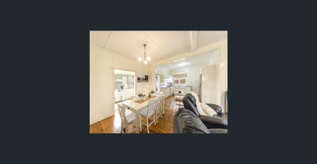 Charm & Convenience: Classic 3-Bedroom Home in the Heart of South Toowoomba! - Photo 2