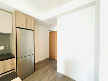 For Lease - 8 Beverley Glen Boulevard Unit# 708, Vaughan, Ontario - Photo 5