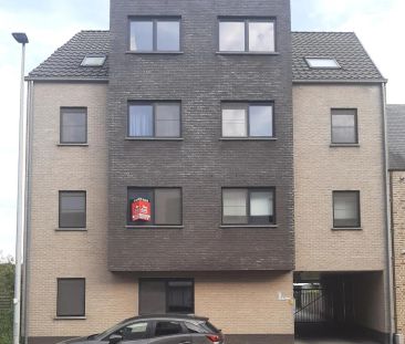 Appartement met 2 slaapkamers op de eerste verdieping gelegen in he... - Photo 2