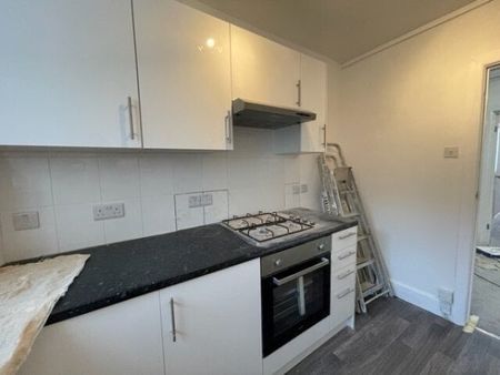 Charminster Road, Bournemouth - Photo 2