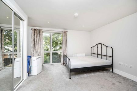 4 bedroom terraced house to rent - Photo 3