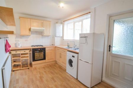 2 bedroom end of terrace house to rent - Photo 5