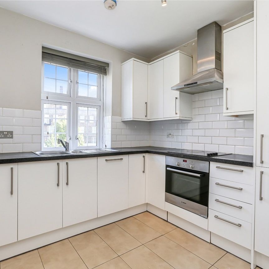 4 Bed Flat, Sandon House, SW2 - Photo 1