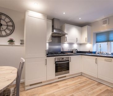 A beautifully modernised two bedroom mews cottage situated in the h... - Photo 6