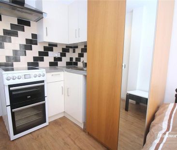 Studio to rent - Photo 2