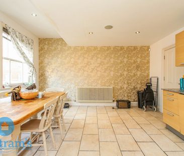 2 bed Penthouse for Rent - Photo 4