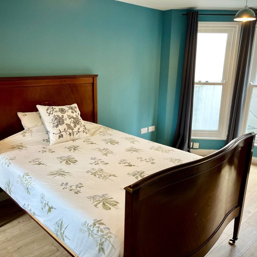 1 Bed Flat, Balfour Road, BN1 - Photo 1