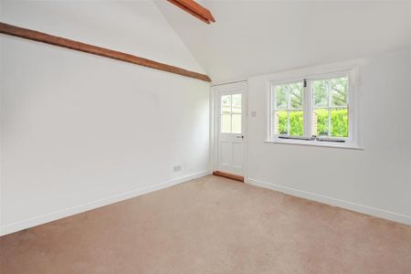 2 bedroom bungalow to rent - Photo 2