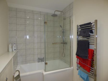 2 bedroom apartment to rent - Photo 3