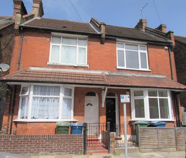 3 bedroom terraced house to rent - Photo 6